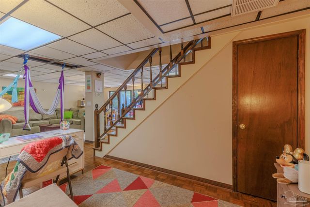 417 Canterbury Ln, Gulf Breeze, FL 32561