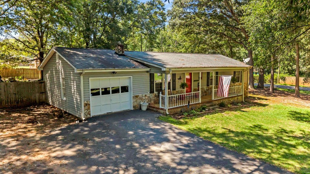 1175 Springdale Circle, Boiling Springs, SC 29316