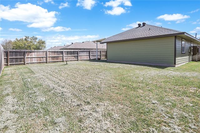 916 Crested Point Drive, College Station, TX 77845