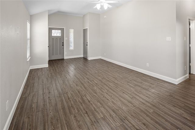 916 Crested Point Drive, College Station, TX 77845