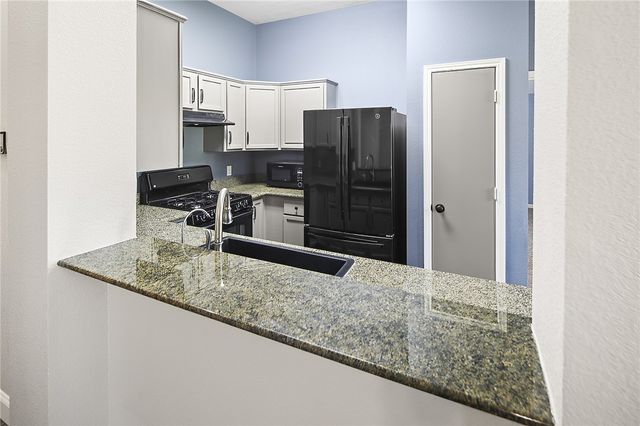 916 Crested Point Drive, College Station, TX 77845