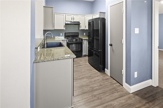 916 Crested Point Drive, College Station, TX 77845