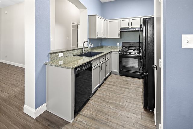 916 Crested Point Drive, College Station, TX 77845