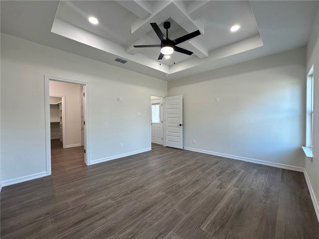 1760 Paraiso Dr, Kingsville, TX 78363