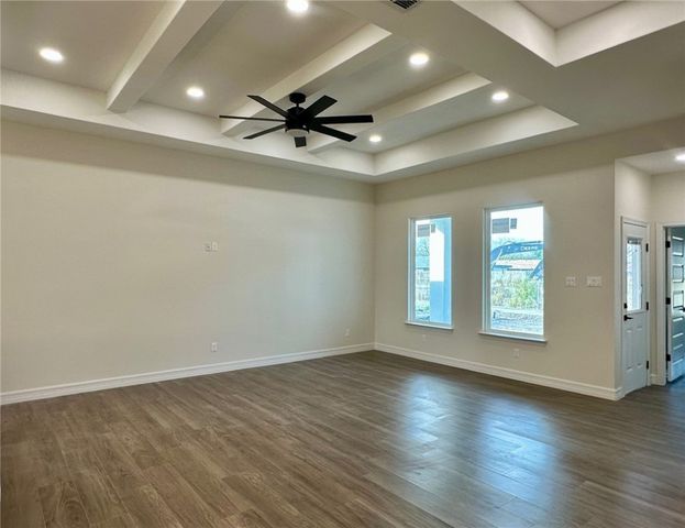 1760 Paraiso Dr, Kingsville, TX 78363