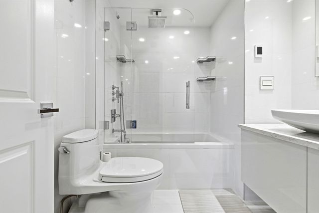 250 Hammond Pond Pkwy 716S, Newton, MA 02467