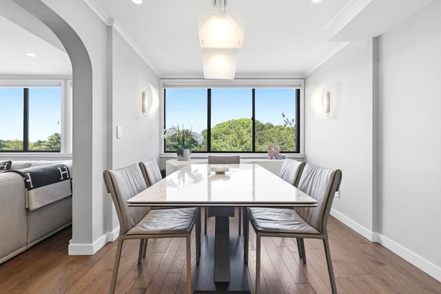 250 Hammond Pond Pkwy 716S, Newton, MA 02467