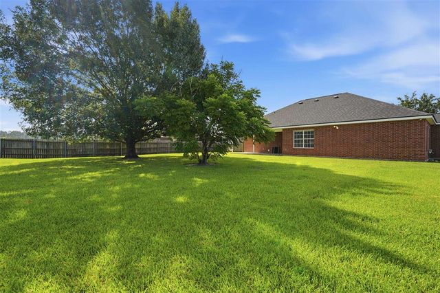 1816 N Michael Square, Lake Charles, LA 70611