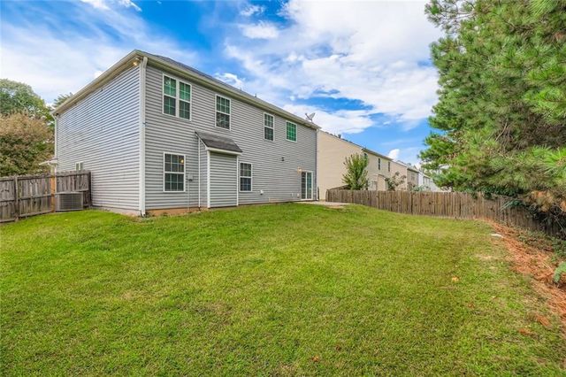 8352 Milam Loop, Fairburn, GA 30213