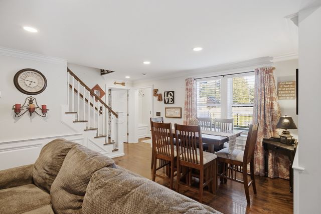47 John St, Lunenburg, MA 01462