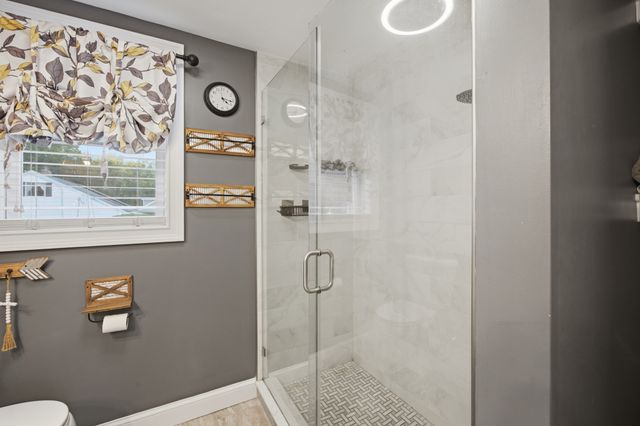 47 John St, Lunenburg, MA 01462