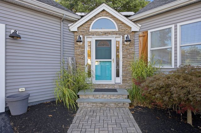 47 John St, Lunenburg, MA 01462