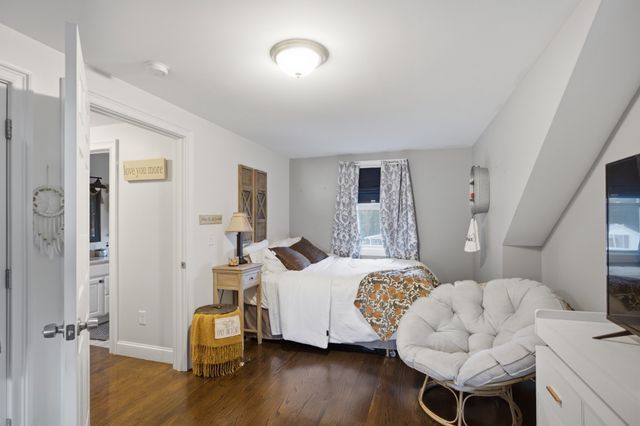 47 John St, Lunenburg, MA 01462