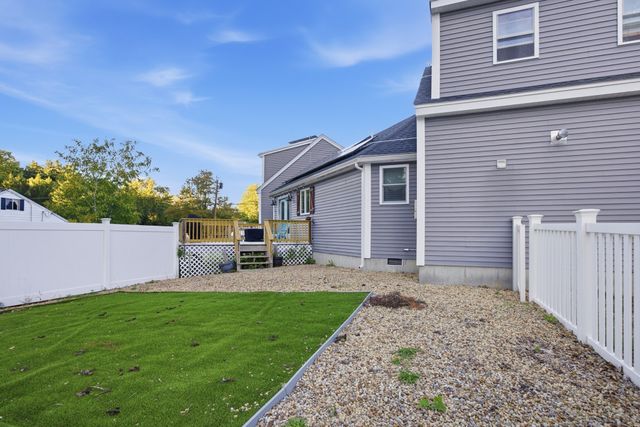 47 John St, Lunenburg, MA 01462