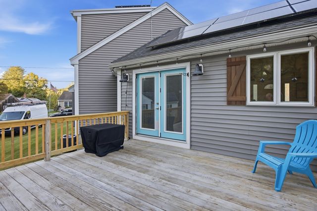 47 John St, Lunenburg, MA 01462
