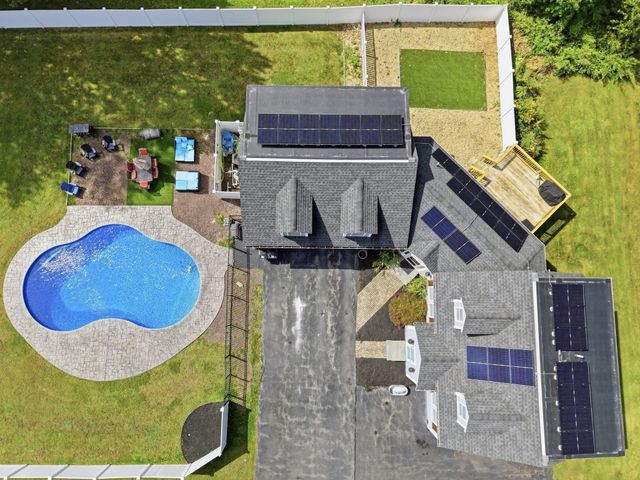47 John St, Lunenburg, MA 01462