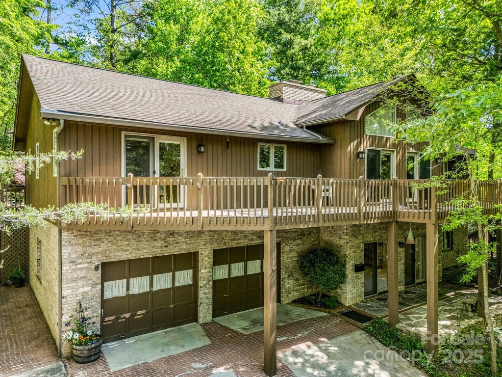 124 Richard Lane, Black Mountain, NC 28711