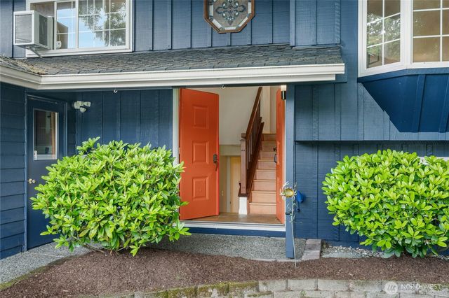 17518 NE 22nd Court, Redmond, WA 98052