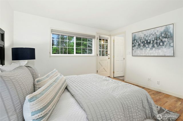 17518 NE 22nd Court, Redmond, WA 98052