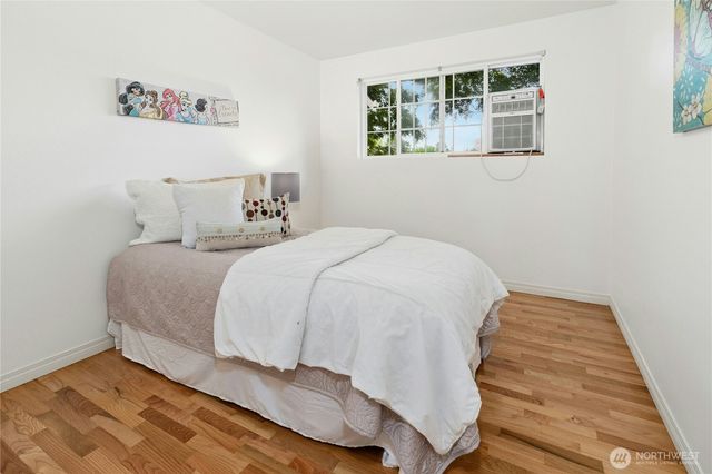 17518 NE 22nd Court, Redmond, WA 98052