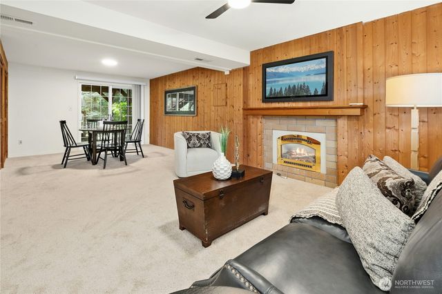17518 NE 22nd Court, Redmond, WA 98052