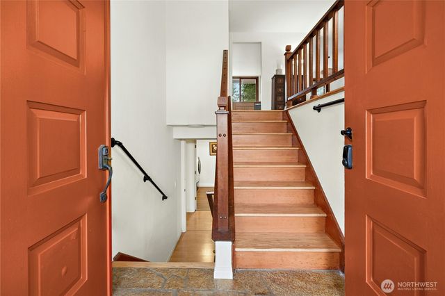 17518 NE 22nd Court, Redmond, WA 98052