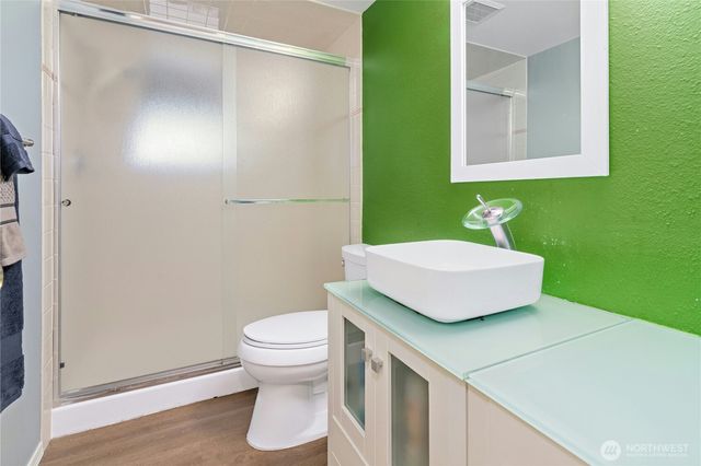 17518 NE 22nd Court, Redmond, WA 98052