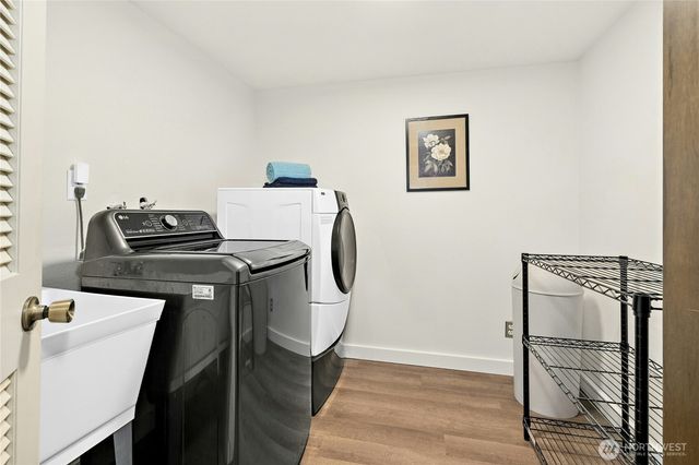 17518 NE 22nd Court, Redmond, WA 98052