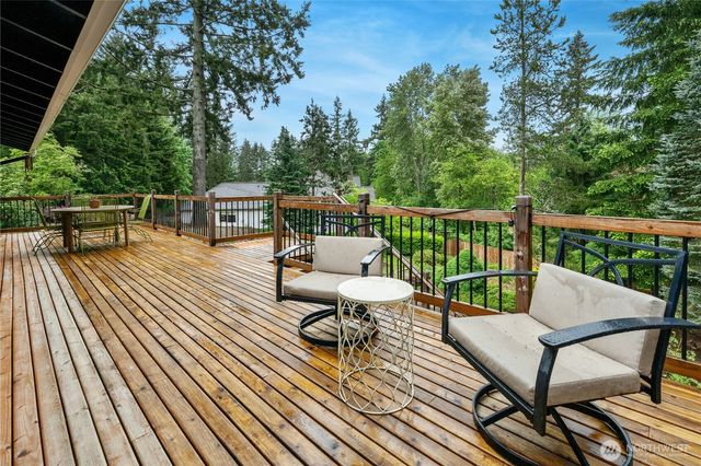17518 NE 22nd Court, Redmond, WA 98052
