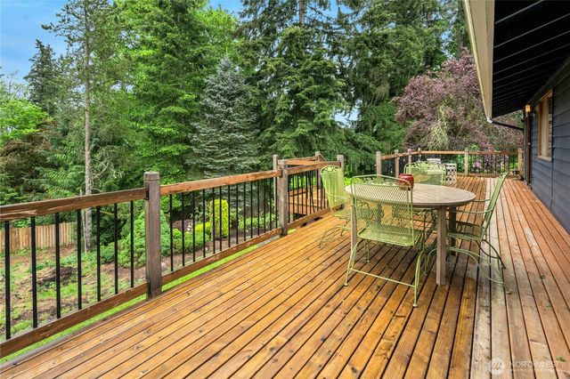 17518 NE 22nd Court, Redmond, WA 98052