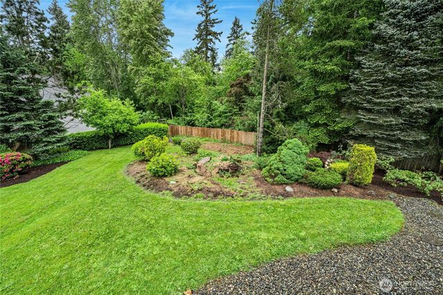 17518 NE 22nd Court, Redmond, WA 98052