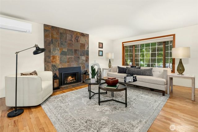 17518 NE 22nd Court, Redmond, WA 98052