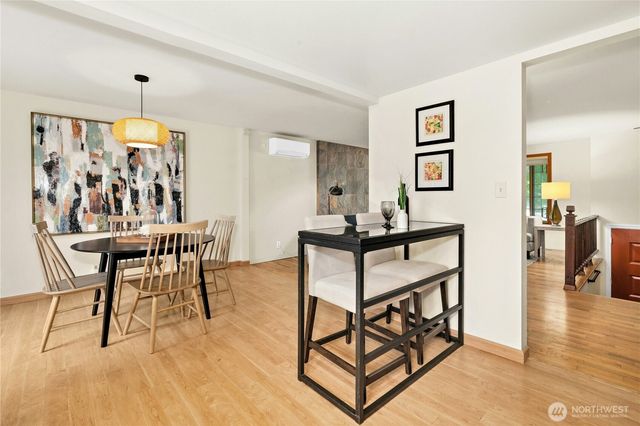 17518 NE 22nd Court, Redmond, WA 98052