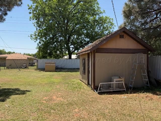 509 Ave C NW, Childress, TX 79201
