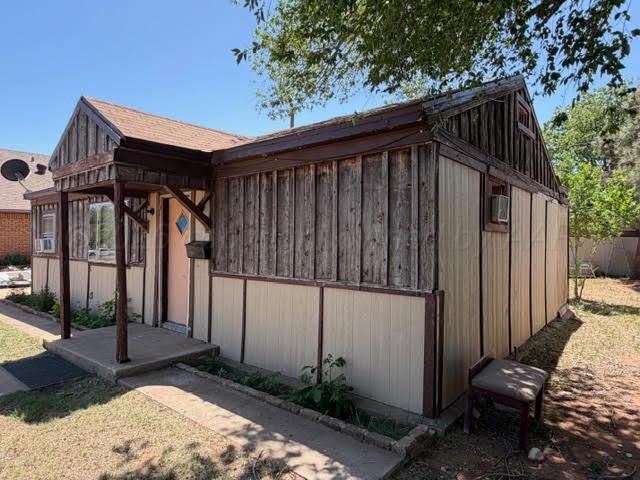 509 Ave C NW, Childress, TX 79201