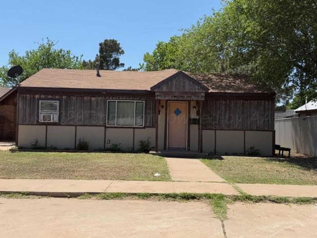 509 Ave C NW, Childress, TX 79201