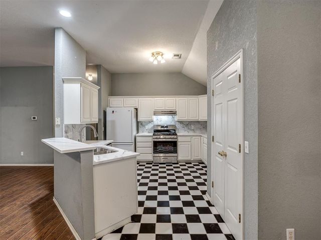 2316 Bradford Place, Edmond, OK 73012
