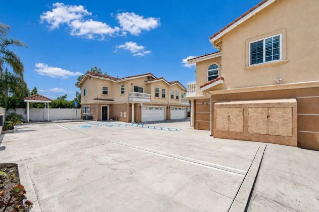 7592 Artesia Blvd D, Buena Park, CA 90621