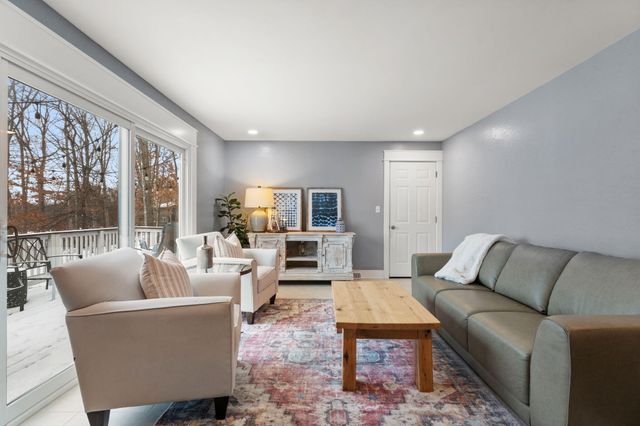 1011 Woodland Court, Crown Point, IN 46307