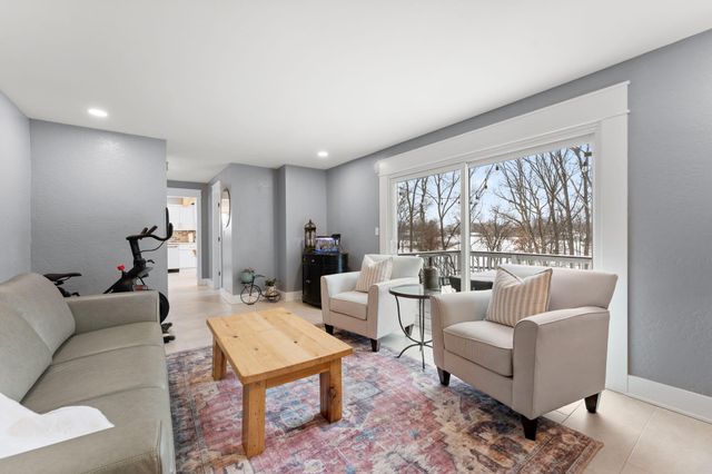 1011 Woodland Court, Crown Point, IN 46307