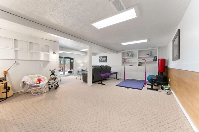 1011 Woodland Court, Crown Point, IN 46307