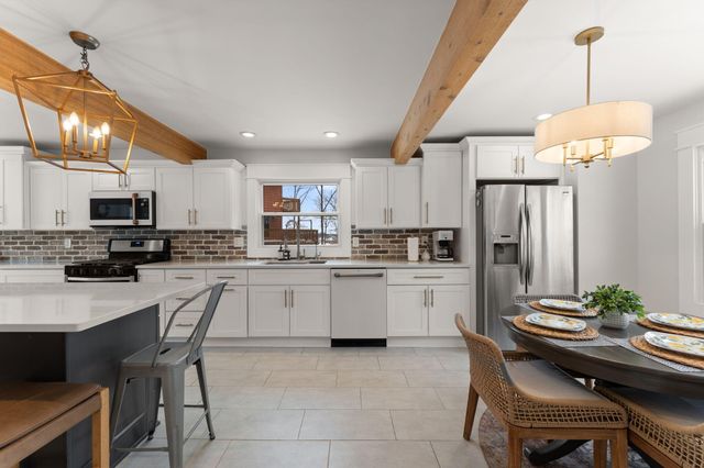 1011 Woodland Court, Crown Point, IN 46307