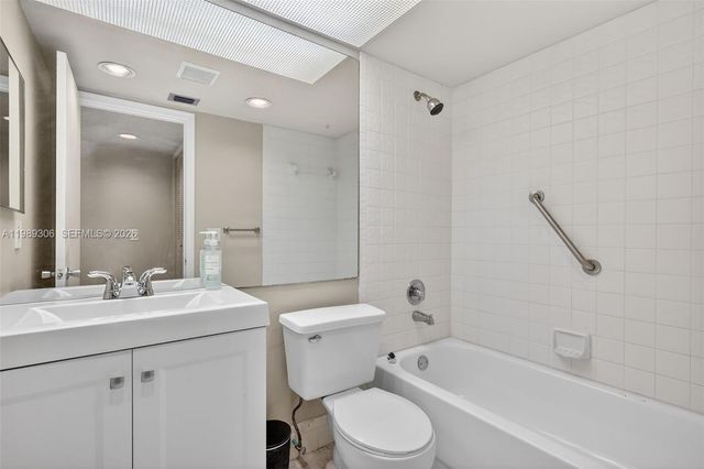 12500 SW 5th Ct 305M, Pembroke Pines, FL 33027