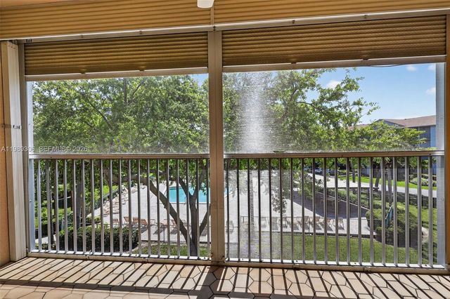 12500 SW 5th Ct 305M, Pembroke Pines, FL 33027