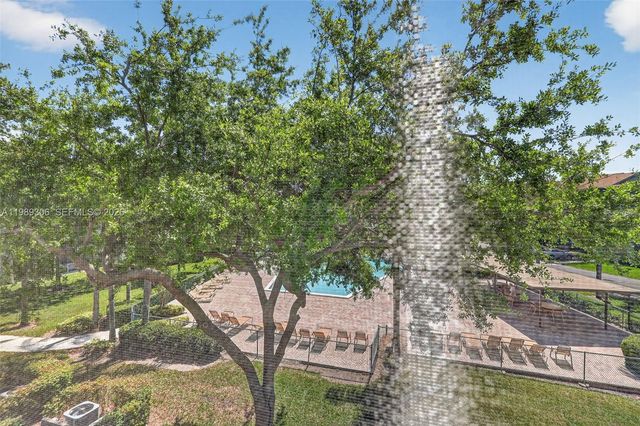 12500 SW 5th Ct 305M, Pembroke Pines, FL 33027