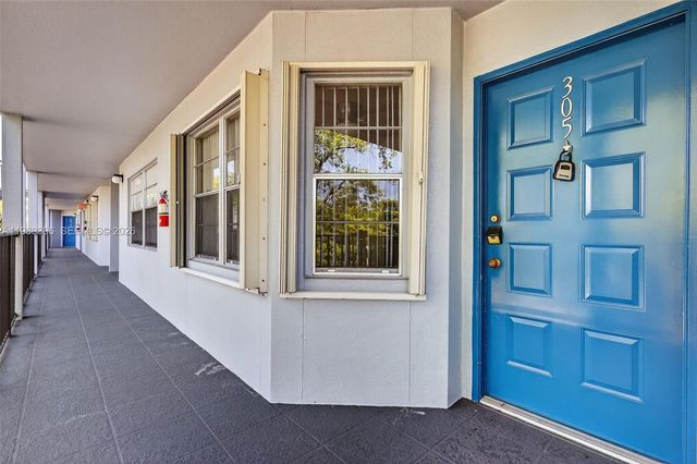 12500 SW 5th Ct 305M, Pembroke Pines, FL 33027