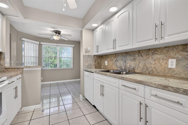 12500 SW 5th Ct 305M, Pembroke Pines, FL 33027