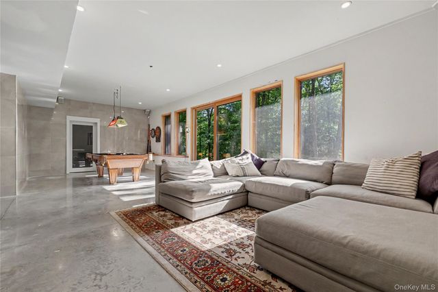 95 Deer Hill Court, Carmel, NY 10512
