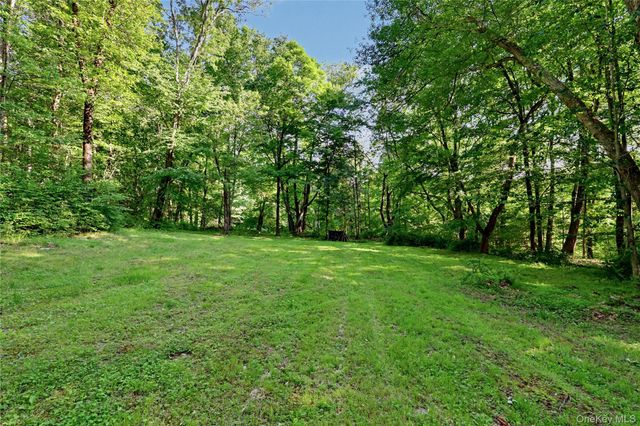 95 Deer Hill Court, Carmel, NY 10512