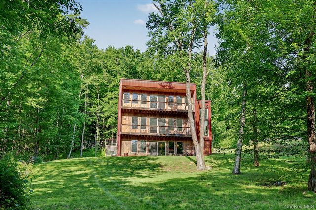 95 Deer Hill Court, Carmel, NY 10512